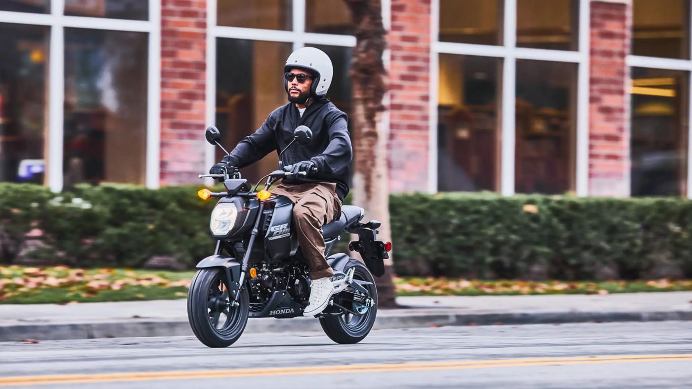 La Honda MSX 125 Grom se muestra en todo su esplendor, dinámica y moderna.