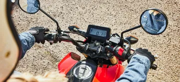 Vista de la instrumentación de la Honda MSX125 Grom, clara y funcional.