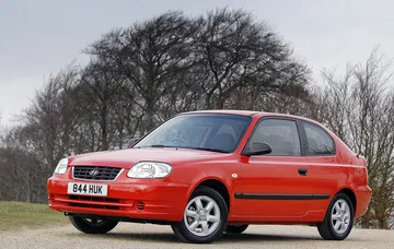 Compacto eficiente con diseño atemporal, Hyundai Accent.