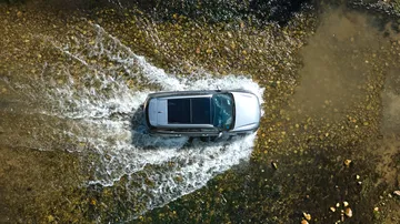 Vista aérea del Kia Sorento 2024 destacando su robustez y espaciosidad.