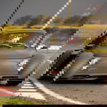 Un Fiat 500 con la potencia del Lamborghini Murciélago muestra una estética única.