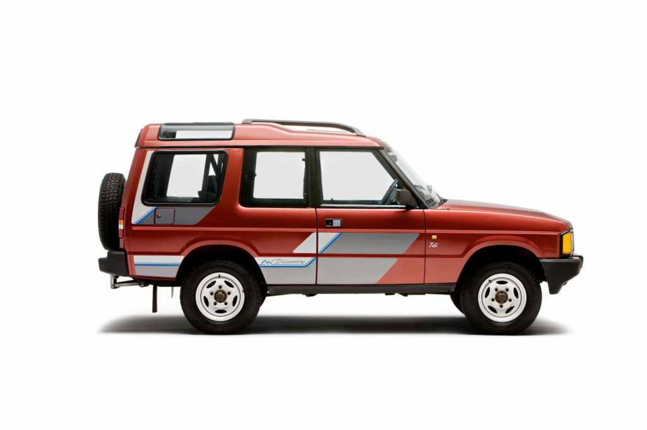 Vista lateral del Land Rover Discovery con diseño conmemorativo