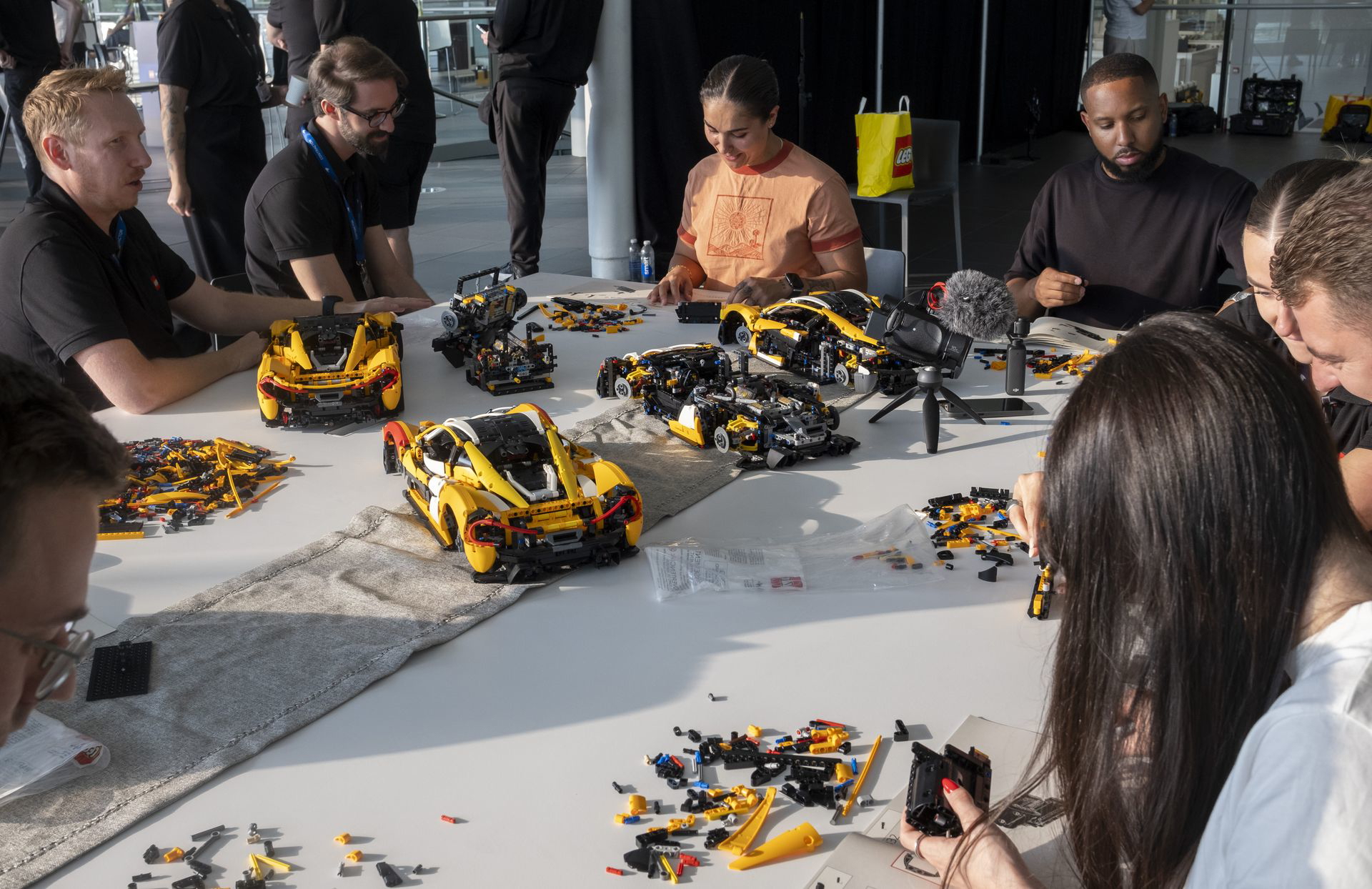 Presentación del set de LEGO Technic del McLaren P1 a escala 1:8.