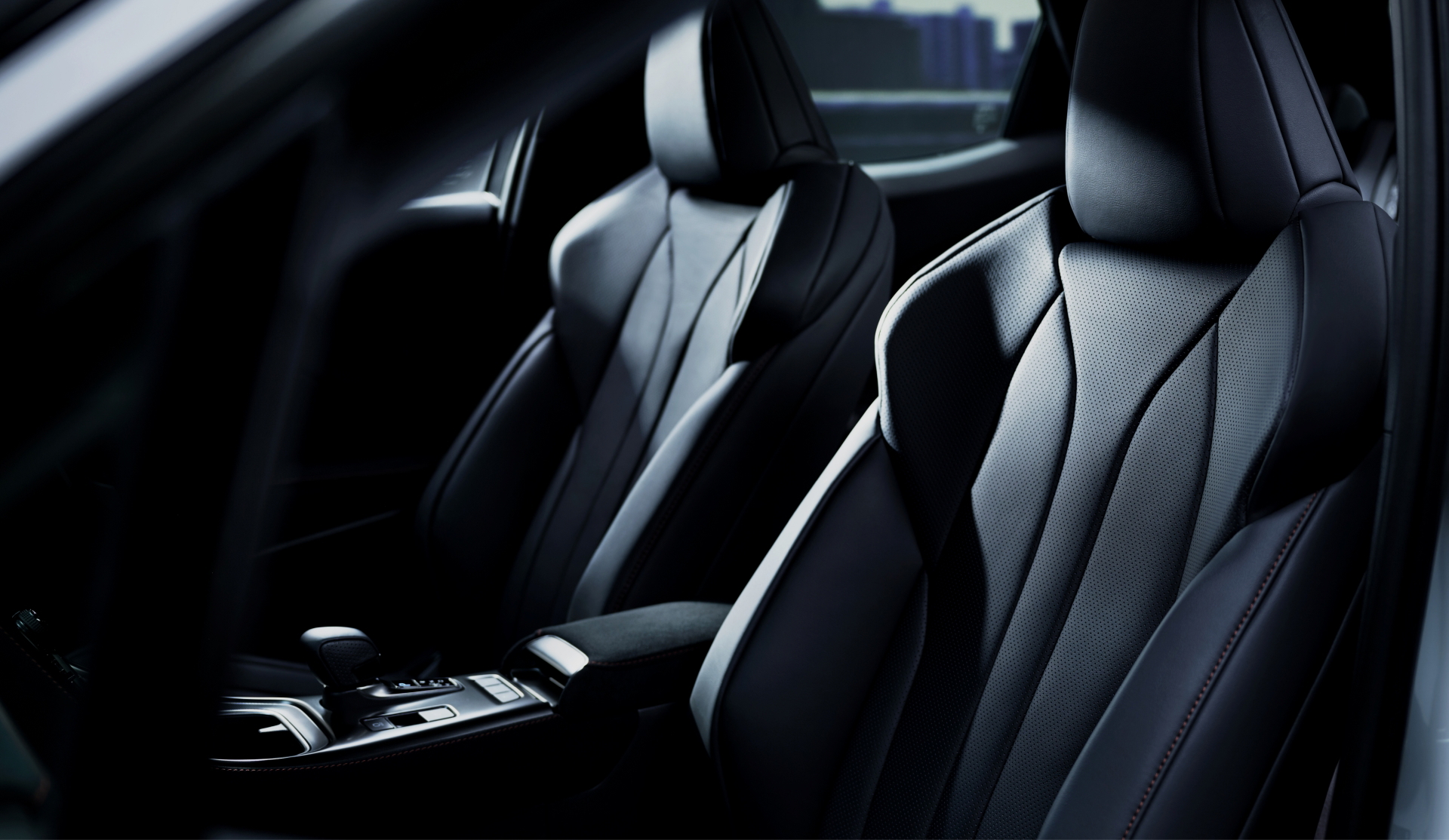 Elegantes asientos de cuero perfilados para máximo confort en el Lexus LBX.