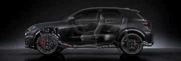SUV Lexus LBX Morizo RR con silueta dinámica y deportiva.