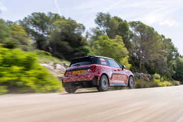 Prototipo del MINI John Cooper Works E 2024 en plena acción
