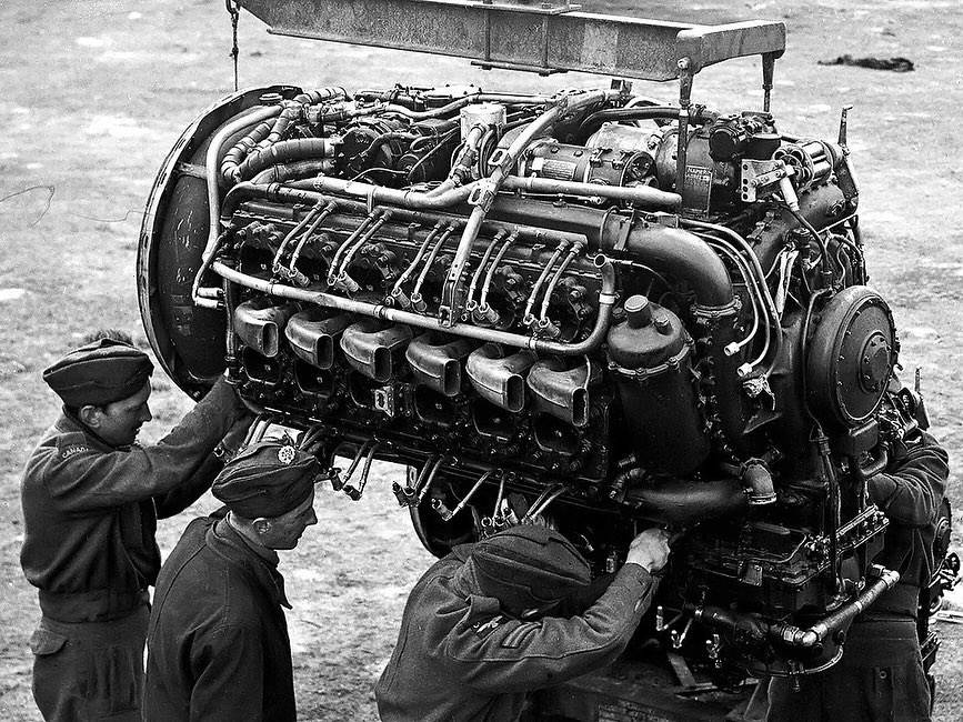 Impresionante Napier Sabre, motor 24 cilindros, 37 litros, hasta 3500CV.