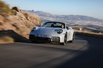 Dinamismo puro se aprecia en este Porsche 911 GTS T-Hybrid 2024.