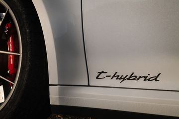 Vista del detalle E-Hybrid en Porsche 911 GTS T-Hybrid.