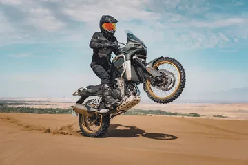 Trail con diseño agresivo y prestaciones competitivas, ideal para aventureros.