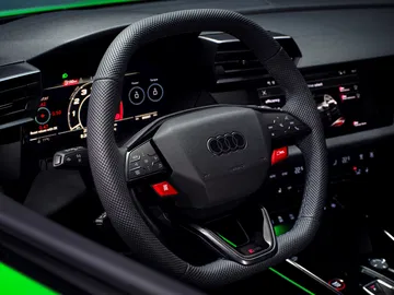 Volante e instrumentación del Audi RS3 con acabados premium.