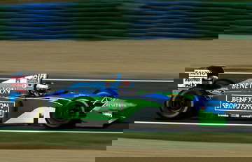 Benetton B194 de 1994, lateral en pista.