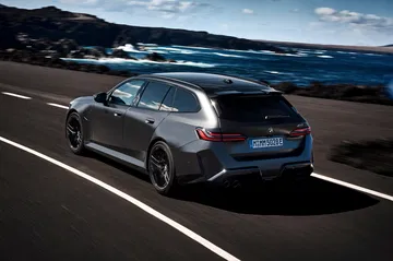BMW M5 Touring 2025, combinación de elegancia y potencia