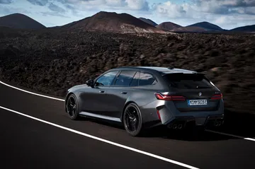 BMW M5 Touring 2025 capta la esencia de un familiar deportivo.