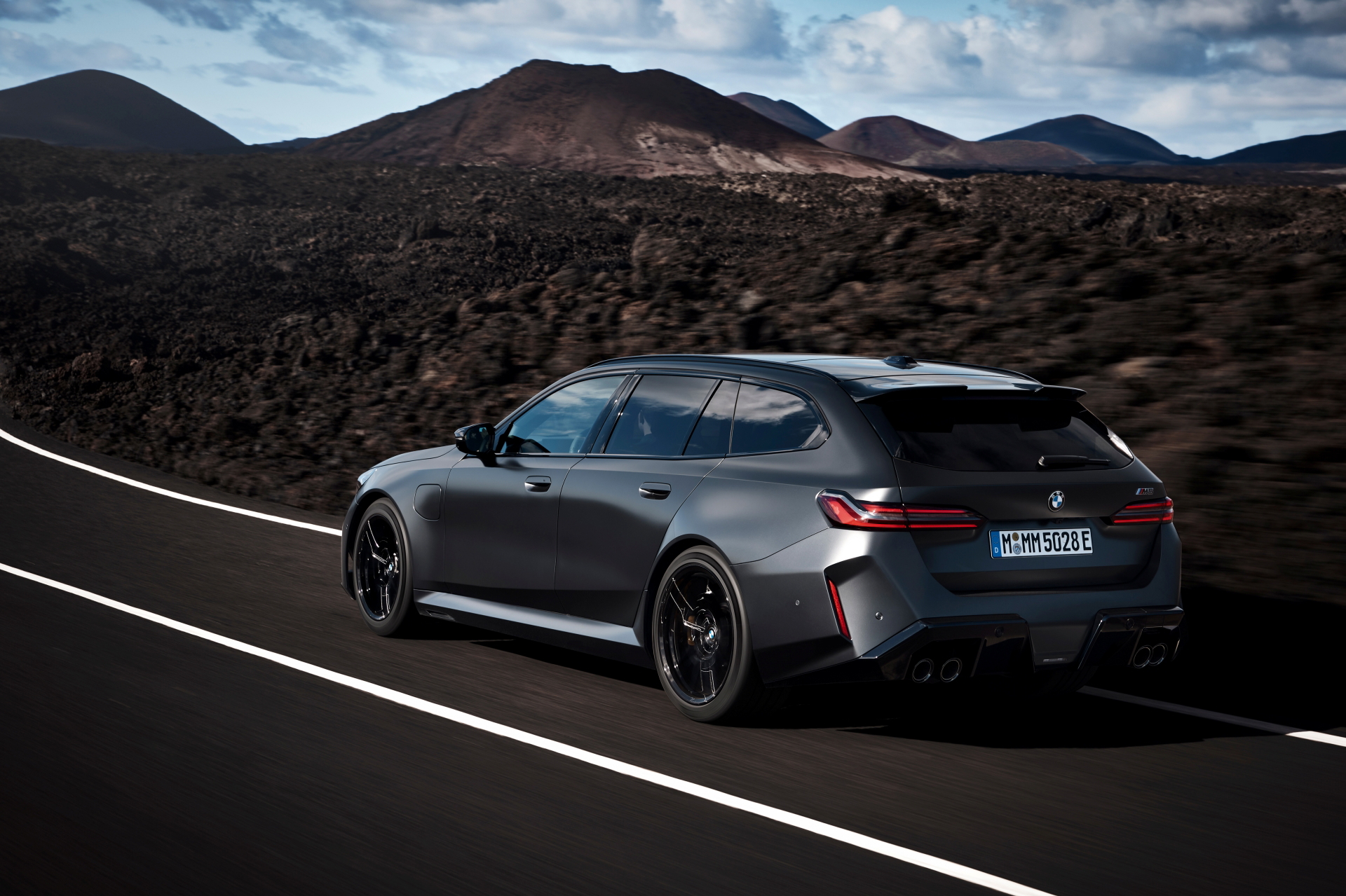 BMW M5 Touring 2025 capta la esencia de un familiar deportivo.