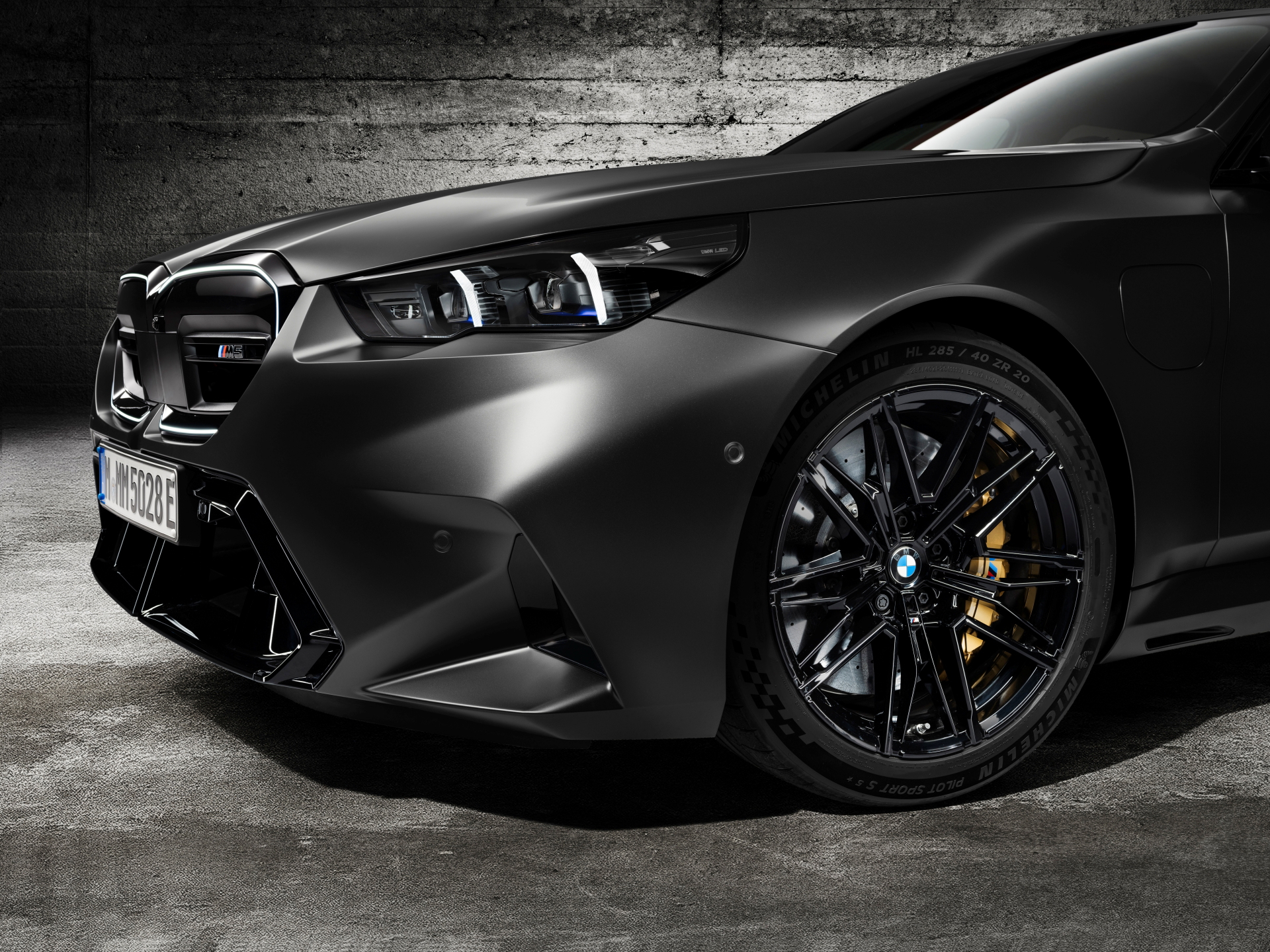 La agresividad y elegancia convergen en el BMW M5 Touring.