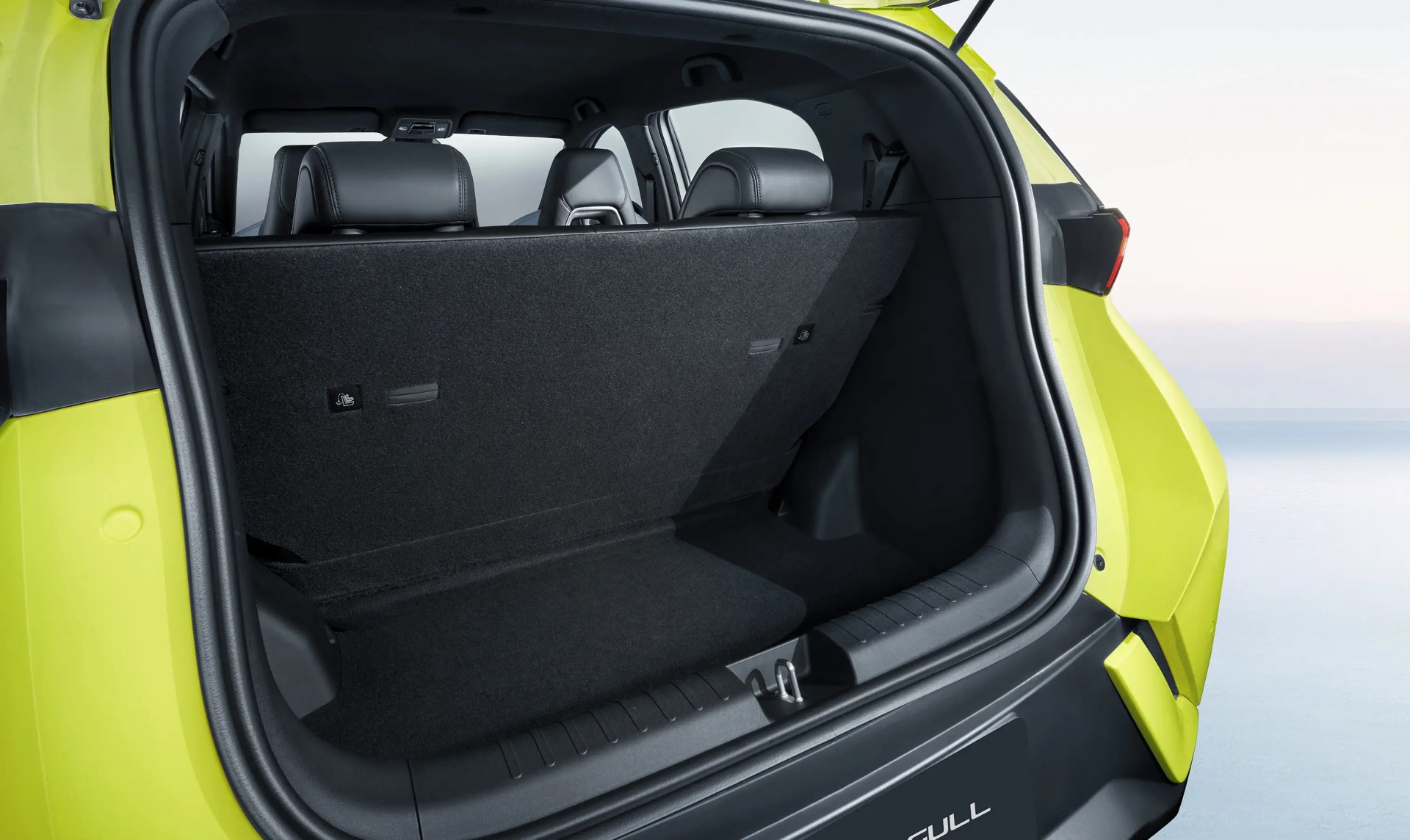 Vista espaciosa del maletero de un BYD Seagull, funcionalidad y diseño.