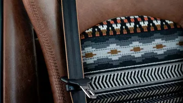 Acabados premium y diseño exclusivo en la puerta del RUF Rodeo.