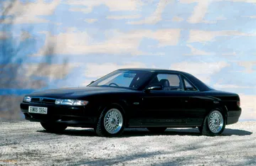 Elegante Eunos Cosmo de 1994, con motor rotativo único en su clase.