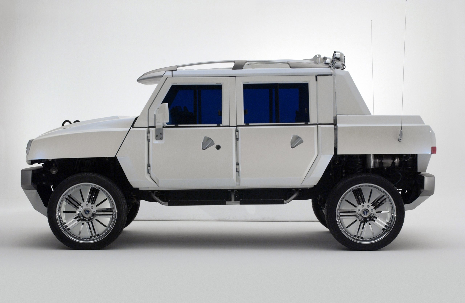 El Fiat Oltre, una bestia 4x4 inspirada en la funcionalidad militar.