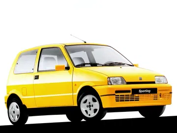 Perfil del Fiat Cinquecento Sporting resaltando su diseño compacto