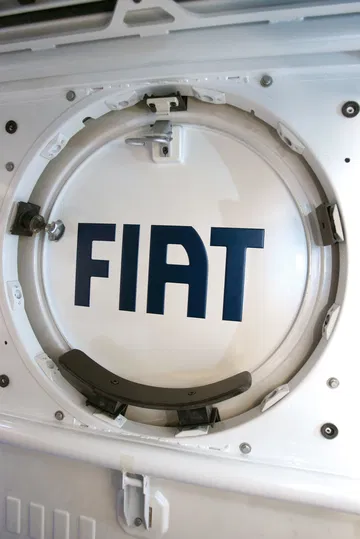 Vista del depósito de combustible del Fiat Oltre, robustez y funcionalidad.