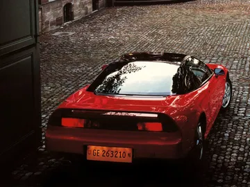 La estampa trasera del icónico Honda NSX, un diseño que desafía el tiempo