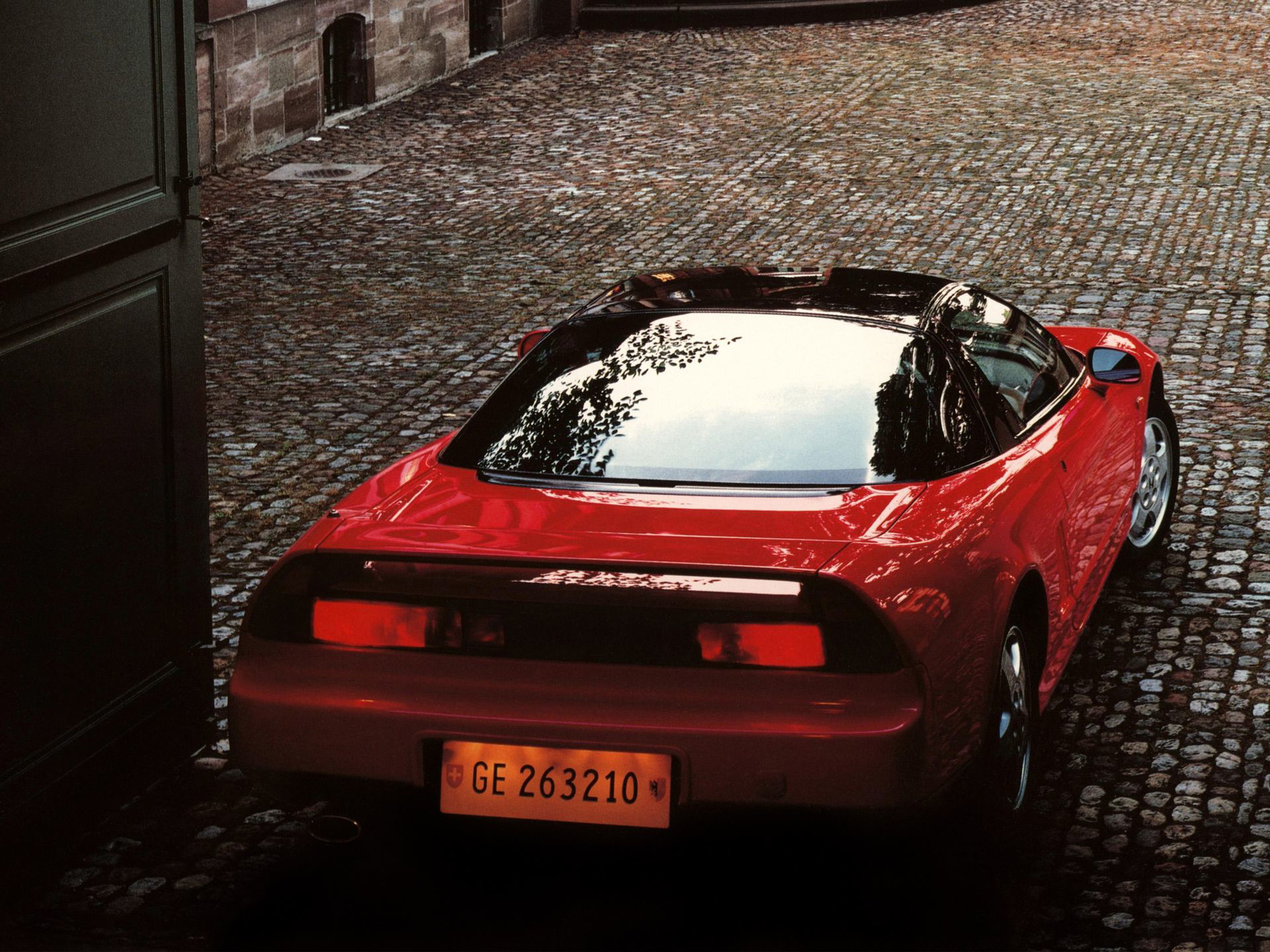 La estampa trasera del icónico Honda NSX, un diseño que desafía el tiempo