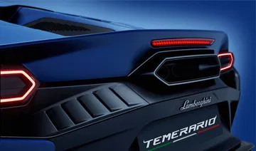 Vista trasera del Lamborghini Temerario 2024 destacando su diseño agresivo. Vista trasera del Lamborghini Temerario 2024 destacando su diseño agresivo.