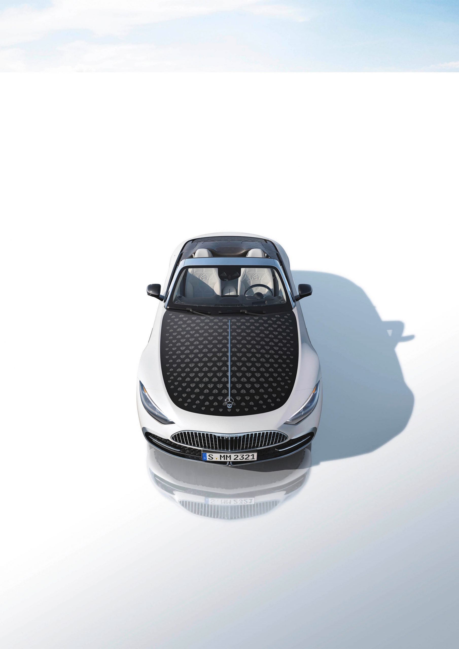 Vista frontal del Mercedes-Maybach SL 680 con su parrilla distintiva