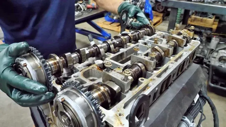 Imagen de un repost: Tras 80.000 Km sin cambiar el aceite, este es el sorprendente estado de un motor 2.3 EcoBoost de Ford