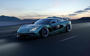 Perfil dinámico del Rimac Nevera R, eléctrico enfocado al alto rendimiento en circuito.