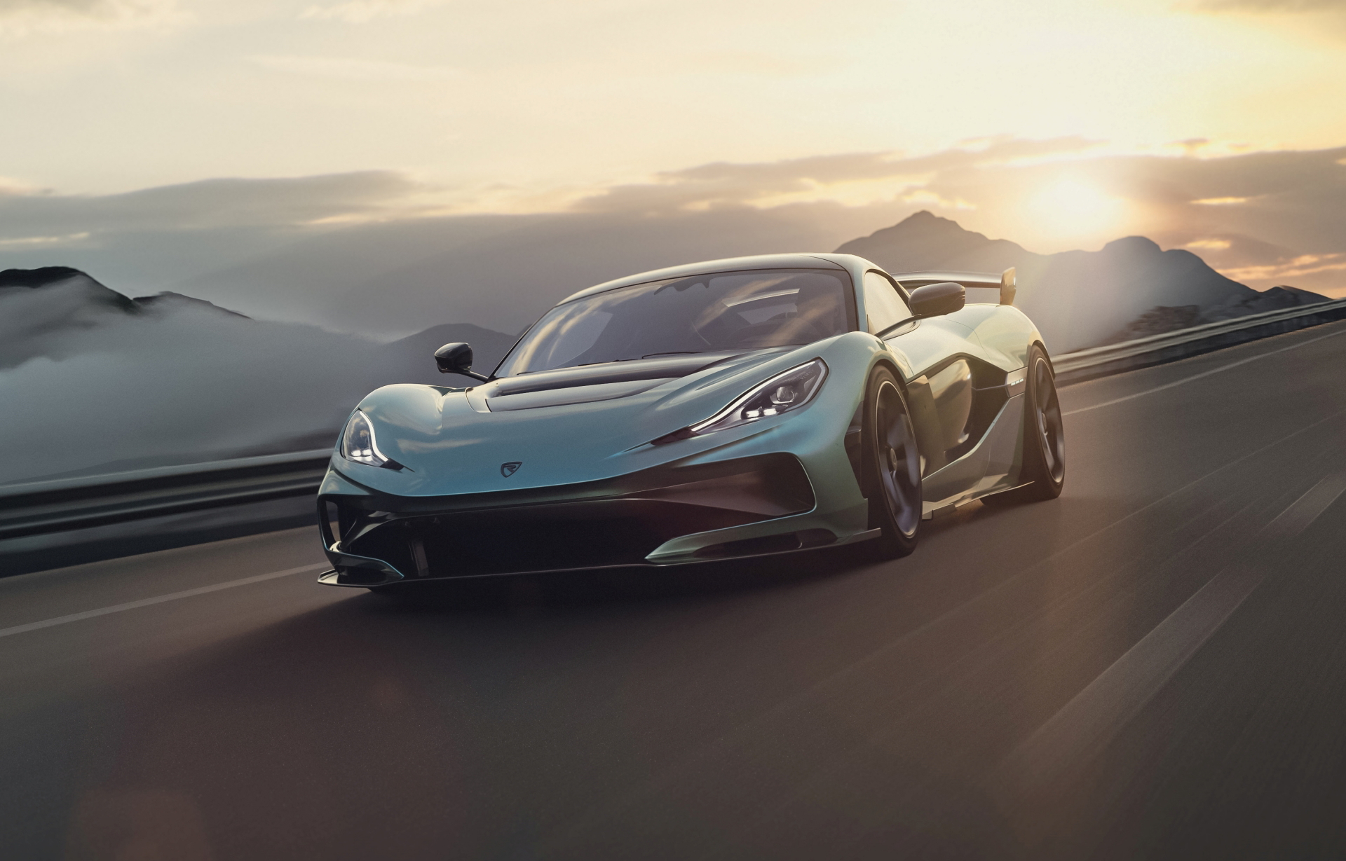 Vista lateral del Rimac Nevera R demostrando su aerodinámica superior.