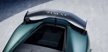 Vista superior del Rimac Nevera R destacando su aerodinámica.