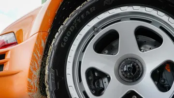 Rueda robusta y perfil de carrocería del Rodeo 2024, listo para off-road