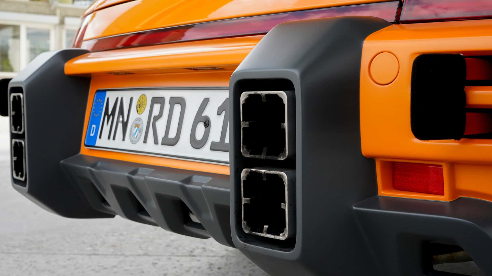 Ruf Rodeo 2024, imponente diseño trasero que resalta potencia y capacidad off-road