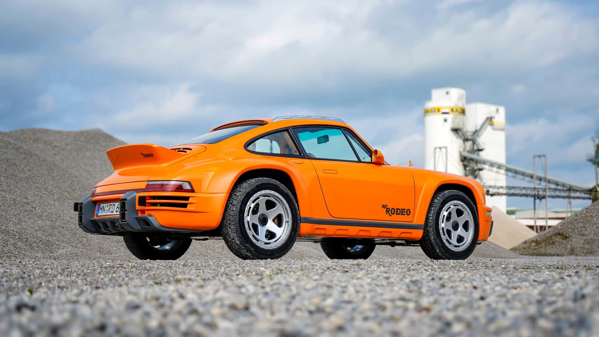 Vista lateral del RUF Rodeo, un todoterreno con carácter y altas prestaciones para off-road.