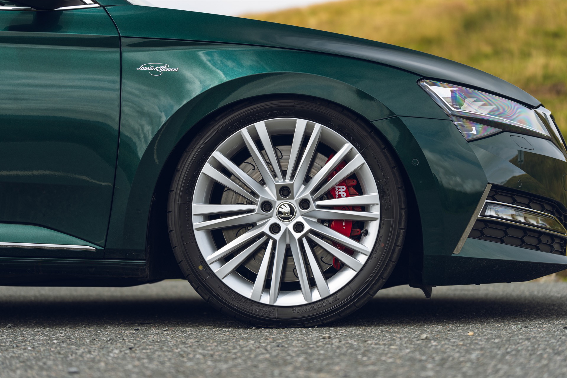 Rueda del Škoda Superb resalta potencial oculto