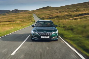 Vista dinámica del Skoda Superb