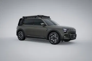 Vista lateral del nuevo SUV eléctrico de smart, enfatizando su diseño moderno y compacto.