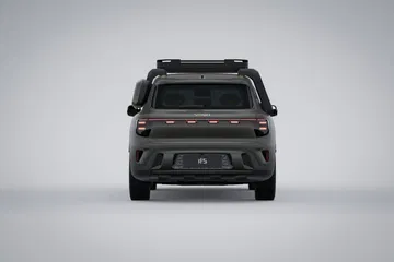 Vista frontal del SUV eléctrico de Smart, resaltando su robustez y estilo moderno.