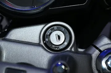 honda-moto-encendido-retro-a2