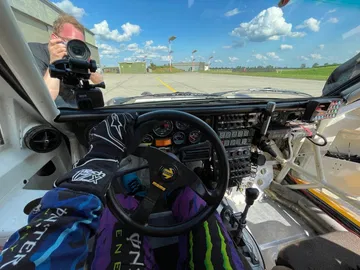 Vista del icónico volante y cuadro de mandos del Audi Sport Quattro S1.