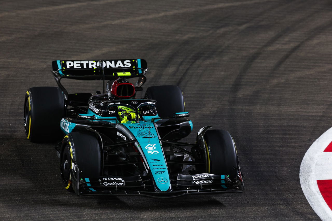 Lando Norris lidera Singapur con McLaren en primera posición