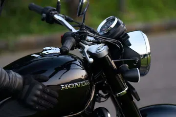 Vista lateral nueva Honda CB350, ideal para carnet A2