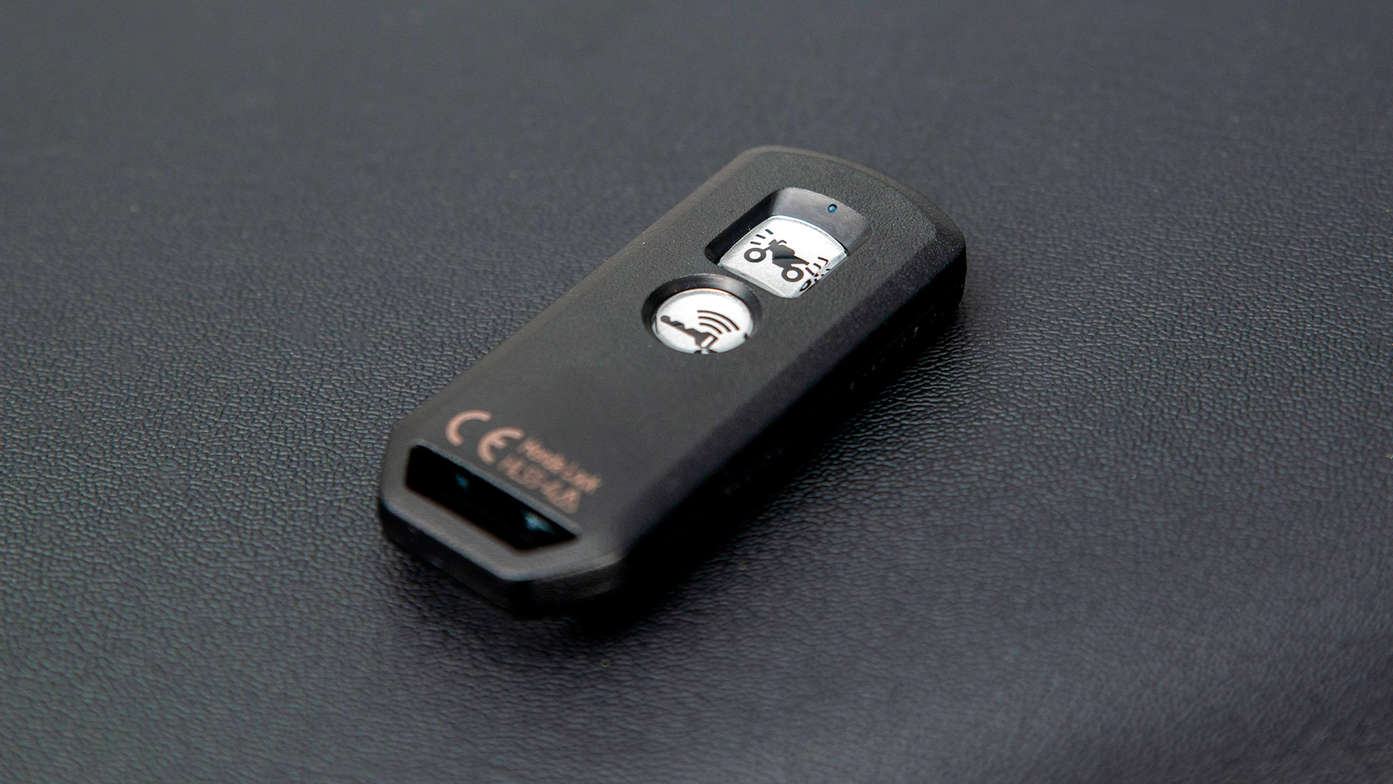 Llave del Honda SH Mode 125 que destaca por su fiabilidad y eficiencia.