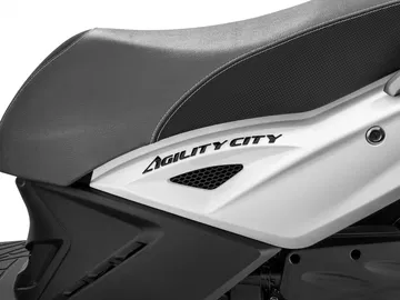 Vista lateral Kymco Agility City 50 que muestra líneas y diseño moderno.