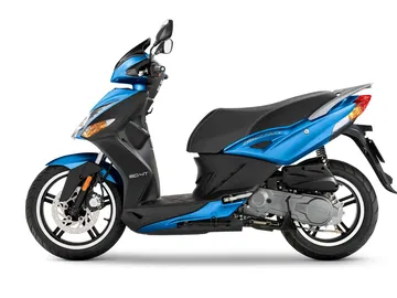 La KYMCO Agility 50 despliega líneas modernas y una estética funcional.