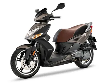 Scooter Kymco Agility City 50, diseño versátil para el entorno urbano.