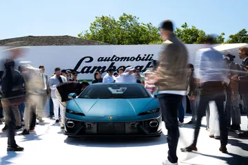 Lamborghini Temerario presentado en Pebble Beach, impresiona con su diseño vanguardista.